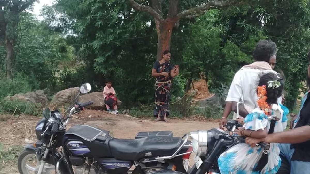 685194a1b2589-man-fails-to-pay-back-loan-wife-tied-to-tree-by-moneylender-in-andhra-171524263-16x9.jpeg