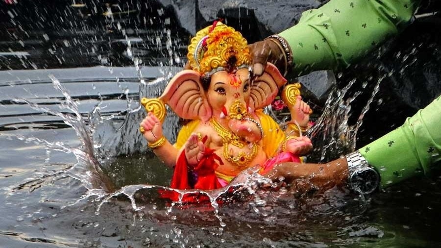 685ad271c5e0a-ganesh-chaturthi-093617404-16x9.jpeg