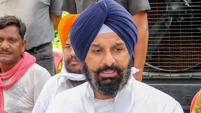 685bed8156d20-sad-leader-bikram-singh-majithia-253712341-16x9.jpeg