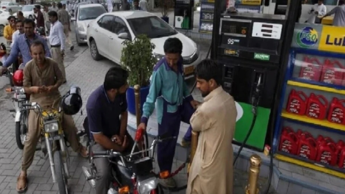6863b25ae3ded-pakistan-petrol-diesel-price-hike-161721551-16x9.jpg