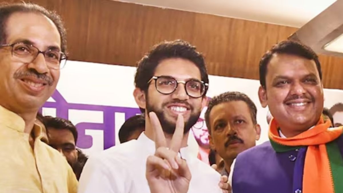 687f4c3066609-shiv-sena-ubt-leader-uddhav-thackeray-with-son-aditya-thackeray-devendra-fadnavis-2230.jpeg