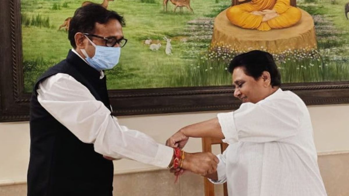 6899d74eb3225-bsp-mla-uma-shankar-singh-with-his-leader-mayawati-on-the-occasion-of-rakhi-114304529.jpeg