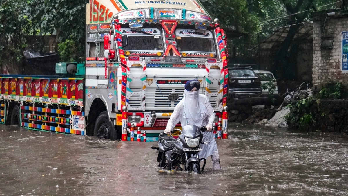 689d8e65b7c87-delhi-struggles-to-cope-with-heavy-rainfall-142103913-16x9.jpeg