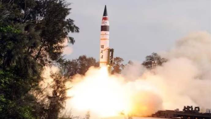 68a5d461e00a1-india-test-fires-agni-5-intermediate-range-ballistic-missile-in-major-military-boost-2.jpeg