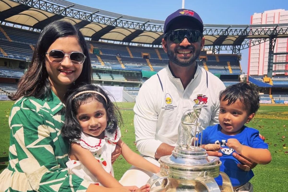 Ajinkya-Rahane-With-Family.jpg