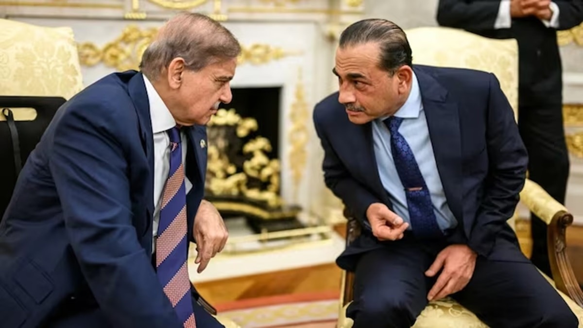 69d877ef87441-shehbaz-sharif-and-asim-munir-100913207-16x9.png