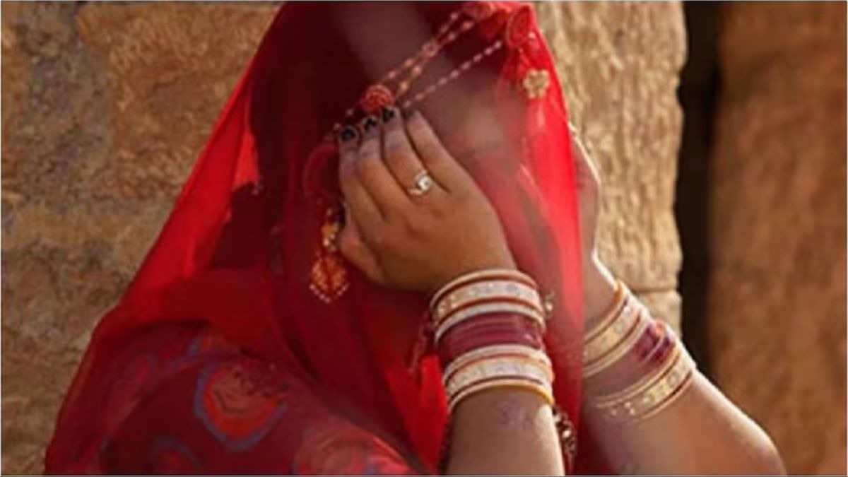69deee99c48d8-delhi-neighbor-crush-on-groom-she-threw-acid-bride-before-wedding-154908295-16x9.jpg